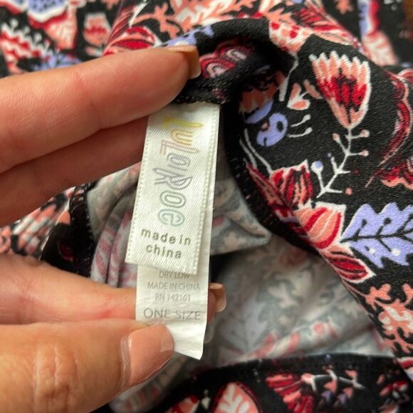 Mystery LuLaRoe Bundle Leggings One Size Shirt Large Multi Color Butter Soft - Picture 11 of 11